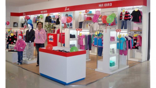 雀太郎童装店铺展示