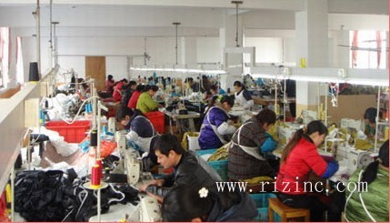 RIZ瑞昕女装店铺展示