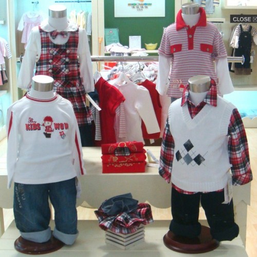 哇喔哇喔 童装店铺展示