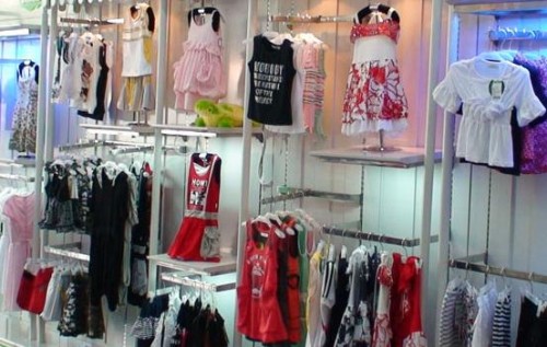布布恰恰童装店铺展示