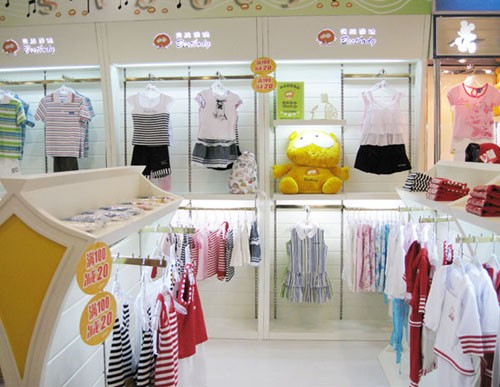 贝丝堡迪童装店铺展示
