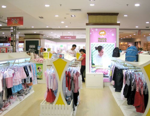 贝丝堡迪童装店铺展示
