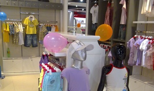 莱迪尚童装店铺展示