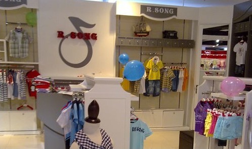 莱迪尚童装店铺展示