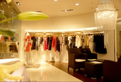 欧纳菲女装店铺展示