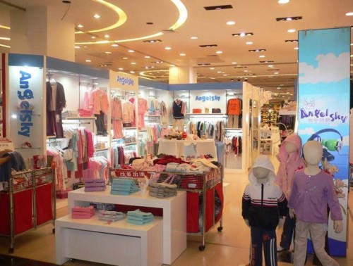 空中天使童装店铺形象