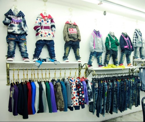 熊宝豆丁童装店铺展示