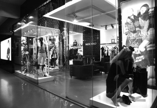 摩卡奴女装店铺展示