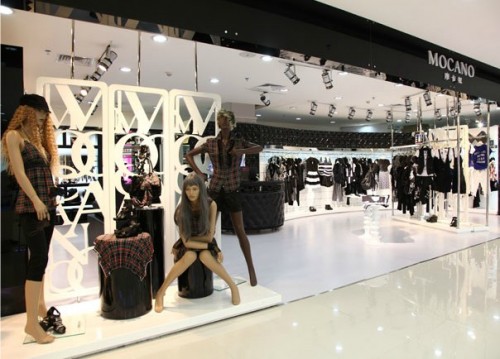 摩卡奴女装店铺展示