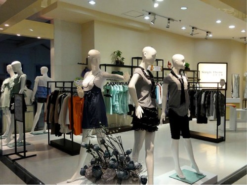 简单主题女装店铺展示