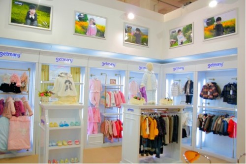 哥米妮童装店铺展示