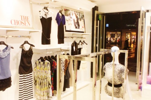 芭啦啦女装店铺形象