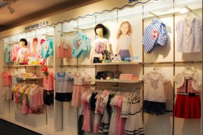 三点水童装店铺