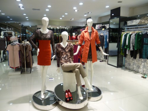 诺娅伦女装店铺形象