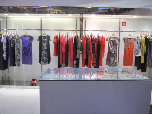 诺娅伦女装店铺形象