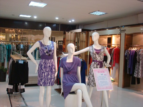 诺娅伦女装店铺形象