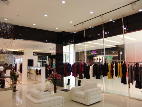 欧雅尼女装店铺展示