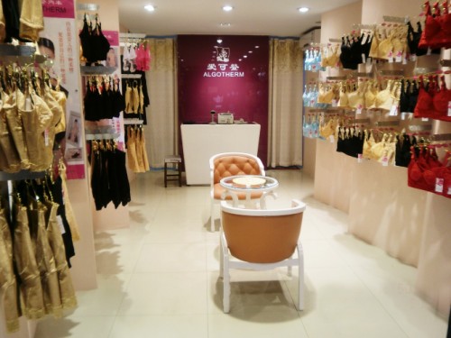 爱可登内衣店铺展示