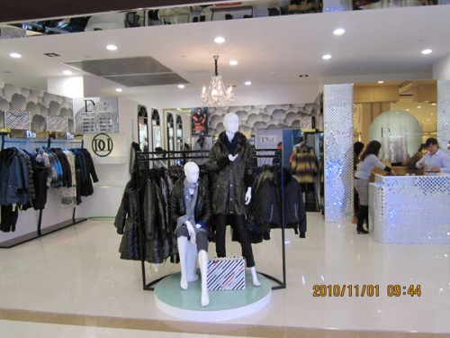 黛绮女装店铺展示