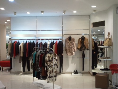 弥缔拉女装店铺展示