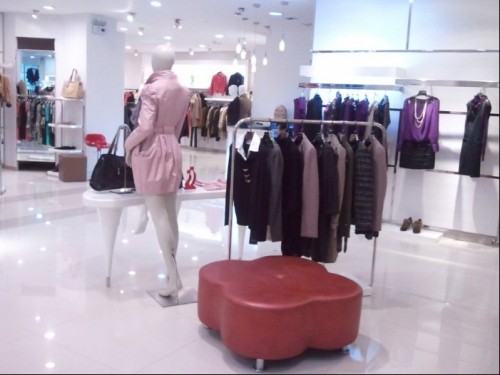 弥缔拉女装店铺展示