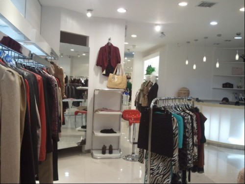 弥缔拉女装店铺展示