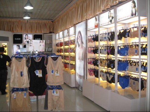 艾拉奇内衣店铺展示