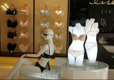 以莎内衣店铺展示