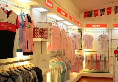 意大莱内衣店铺展示