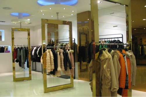 米欧米女装店铺展示