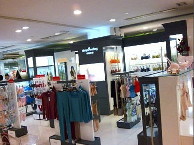 迪普菲琳内衣店铺展示