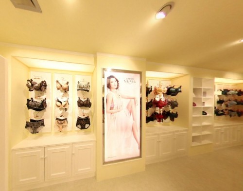 奈纳内衣店铺形象