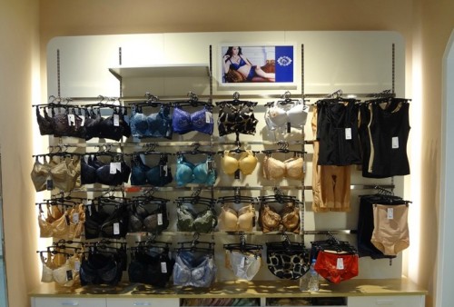 欧俪莱内衣店铺展示