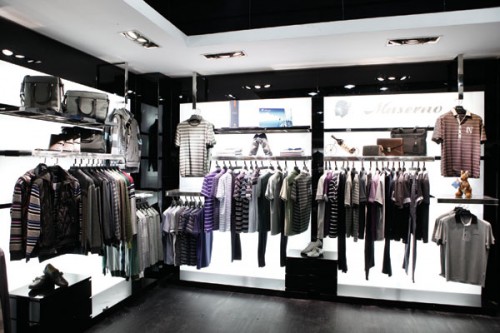 曼西尔奴男装店铺展示