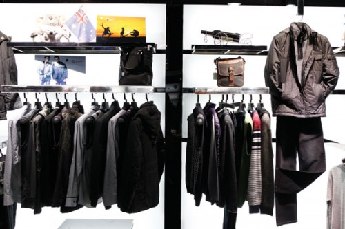 曼西尔奴男装店铺展示