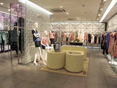 遇见女装店铺形象