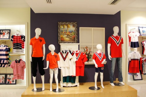 幽妮蔻童装店铺展示