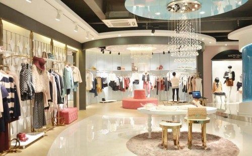 秀亦女装店铺展示