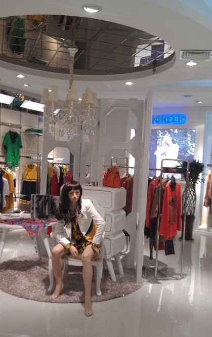 婉枫女装店铺展示