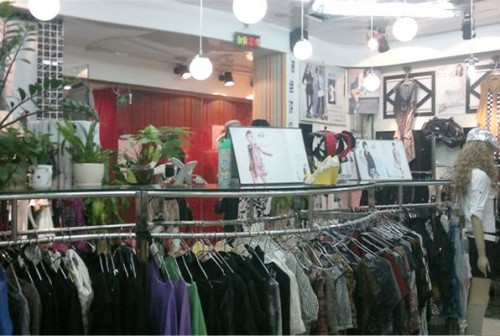 梦之玲女装店铺展示