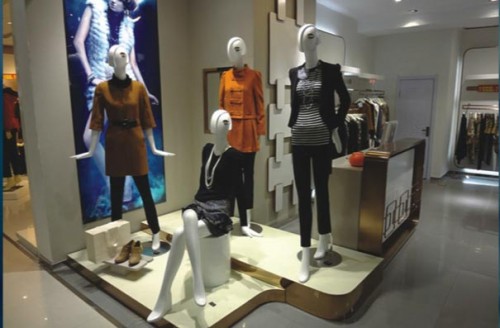 恋琦女装店铺展示