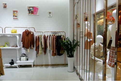艺素女装店铺展示