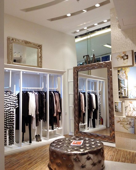 A/E女装店铺展示