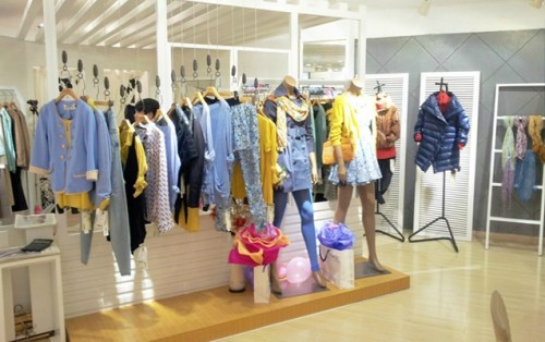 虫二女装店铺展示