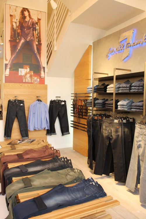 7forallmankind牛仔店铺形象