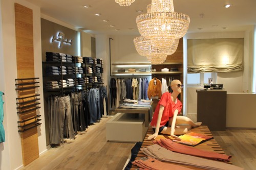 7forallmankind牛仔店铺形象