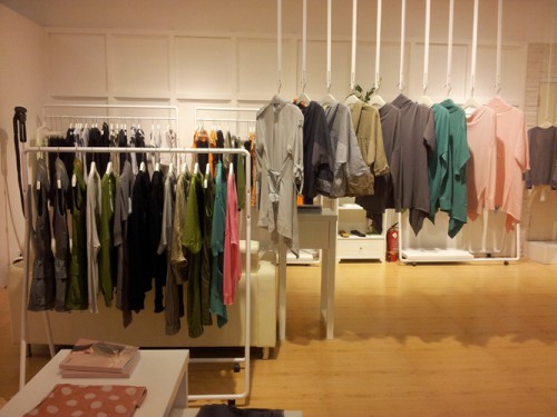 SUPPOSE女装店铺形象