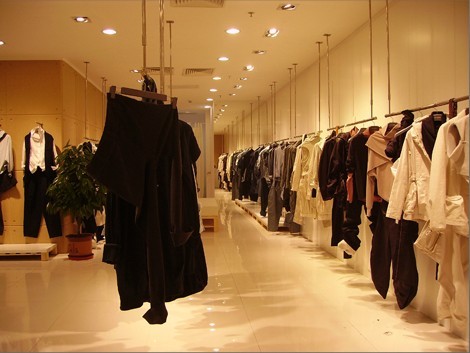 罗兰伊杜女装店铺展示