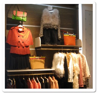 加奈奈美女装店铺展示