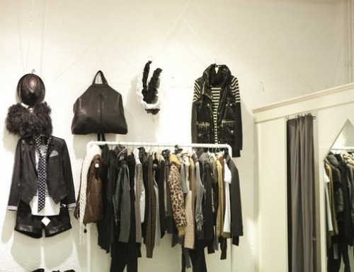 摩妮•卡儿女装店铺形象